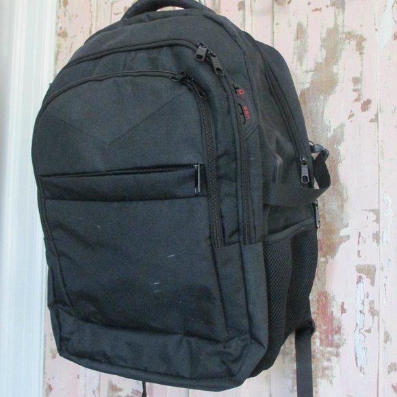 LARGE TRAVEL BACKPACK - Picture 2 of 10